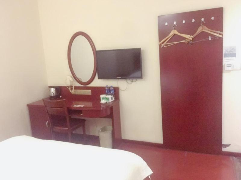 Greentree Inn Shanghai Pudong Airport Wild Animal Park Express Hotel Nanhui Exterior photo