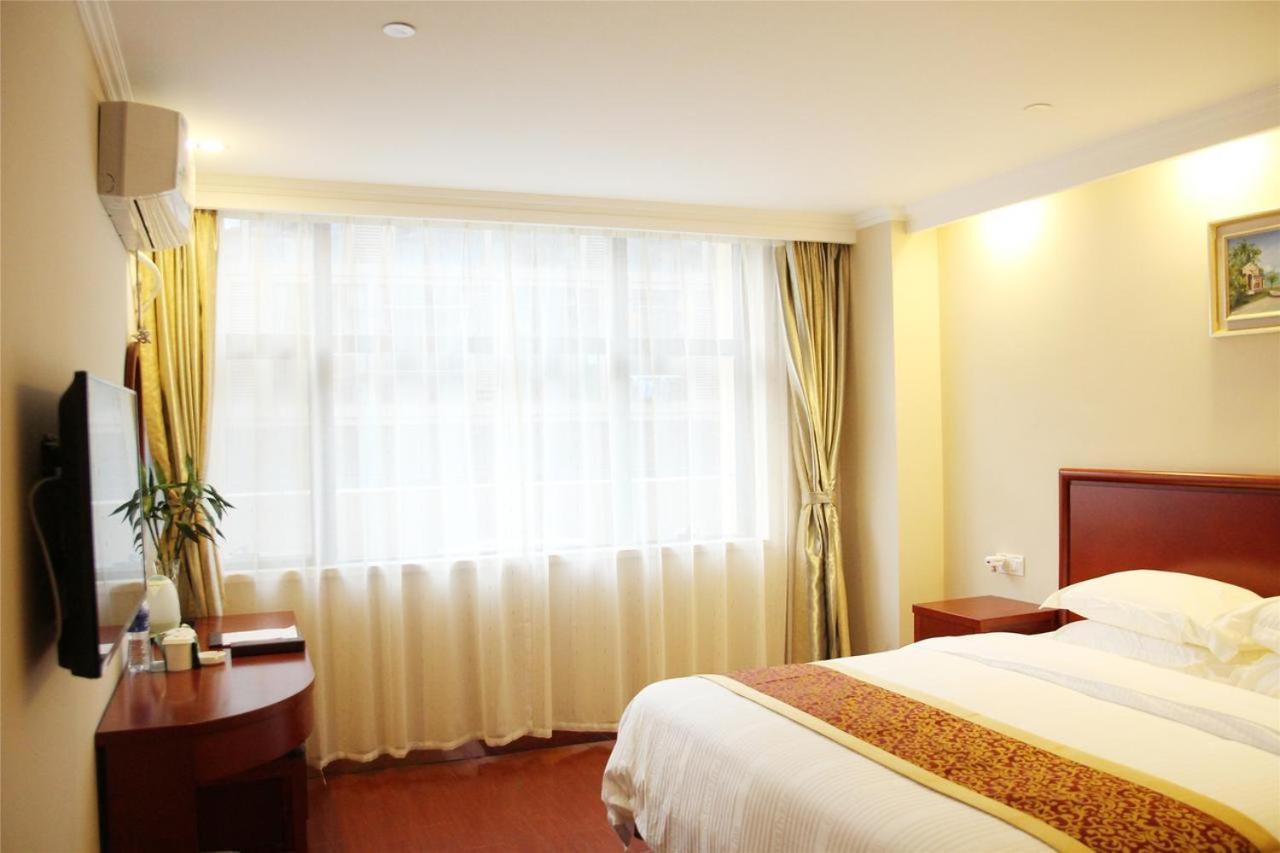Greentree Inn Shanghai Pudong Airport Wild Animal Park Express Hotel Nanhui Exterior photo